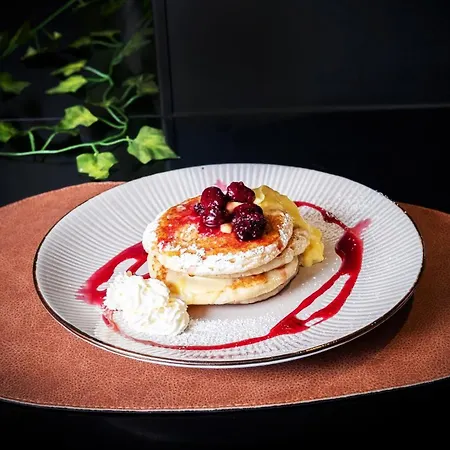 فندق نافونا ستريت 3*